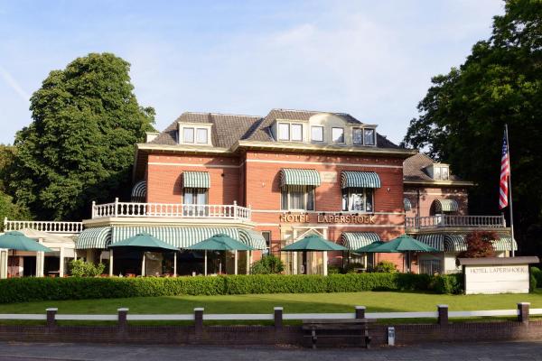 Na fotografii je vidět objekt Amrâth Hotel Lapershoek Arenapark nacházející se ve městě Hilversum.