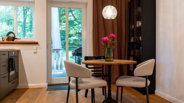 A la foto es mostra l'objecte Up de Schüün - Design Studio situat a la ciutat de Walle.