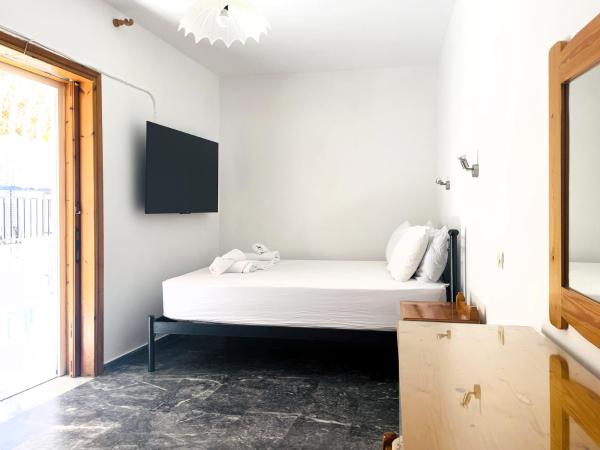 A la foto es mostra l'objecte Lenitsa Central Parga Rooms situat a la ciutat de Parga.