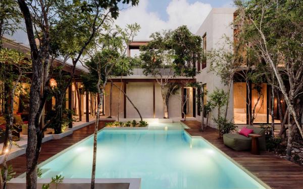 Na zdjęciu widoczny jest obiekt Apapacho - Sleeps 20 - Private Jungle Pool Oasis położony w mieście Tulum.