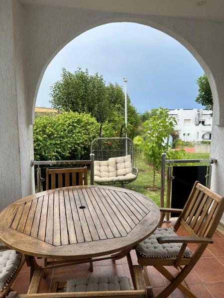 A la foto es mostra l'objecte villa Alcudia SMIR 3 chambre fnedeq restinga tetoin situat a la ciutat de Fnidek.