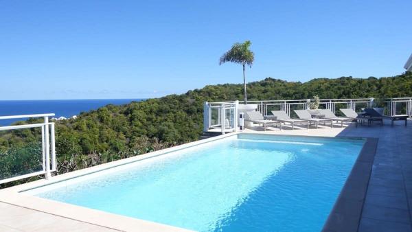 Deluxe Villa with Picturesque Sea Views, Marigot
