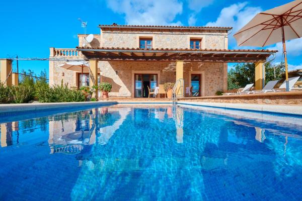 A la foto es mostra l'objecte Casa Tolo situat a la ciutat de Son Servera.