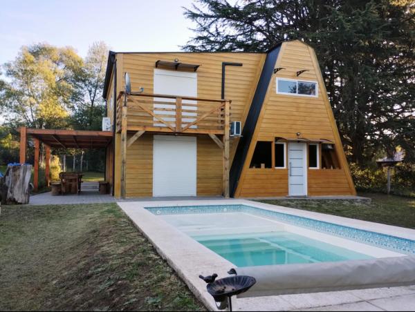 Na fotografii je vidět objekt Cabaña La Prometida nacházející se ve městě Villa Ventana.