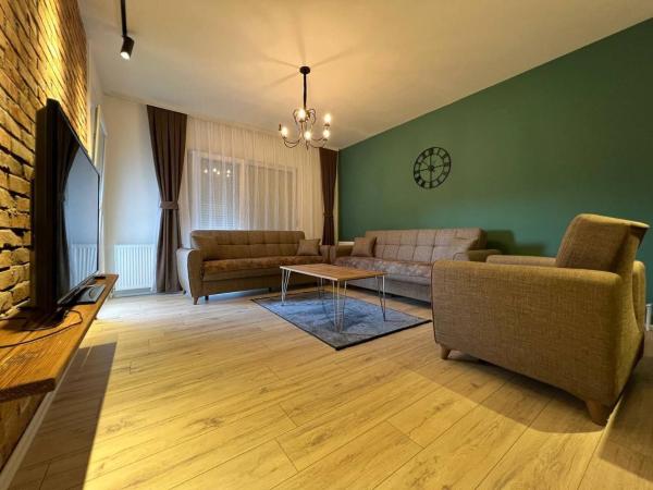 Cloud Nine Stay, Priština