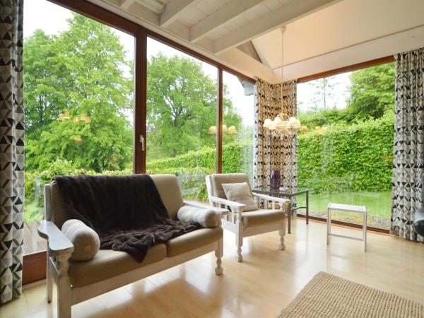 Foto 8: Chalet with Valley Views,