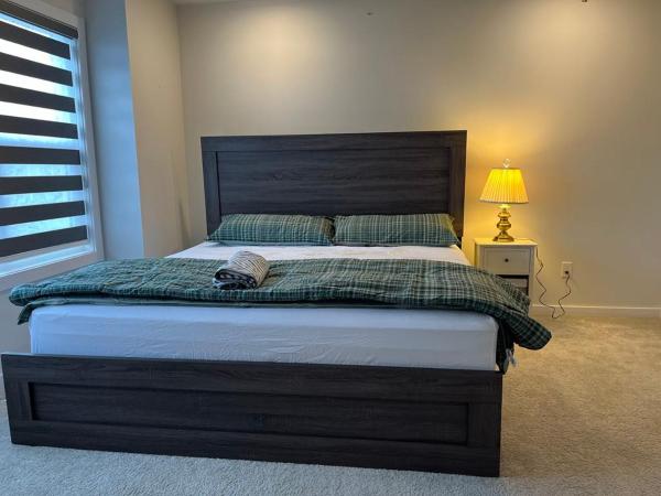 A la foto es mostra l'objecte Home in west Edmonton situat a la ciutat de Edmonton.