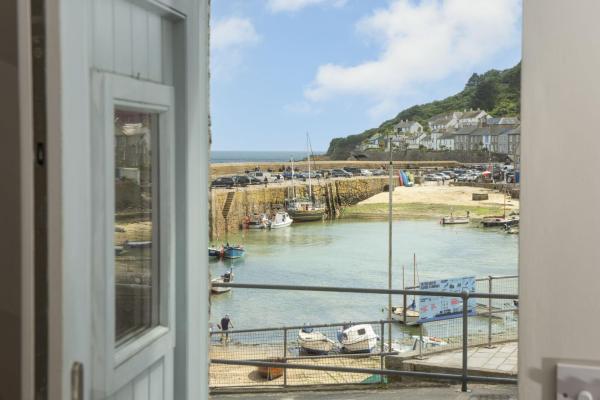 Berlewen, Mousehole - Mousehole