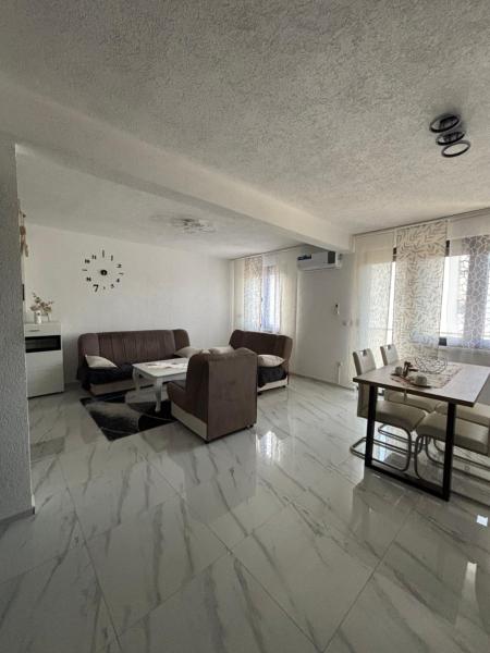 Na zdjęciu widoczny jest obiekt Apartman Bella Brčko położony w mieście Brczko.