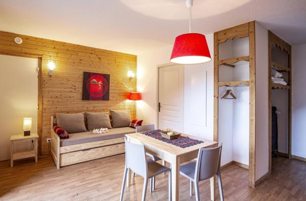 A la foto es mostra l'objecte Hameau 5 002 - SPA & PISCINE studio 2 pers situat a la ciutat de Orelle.