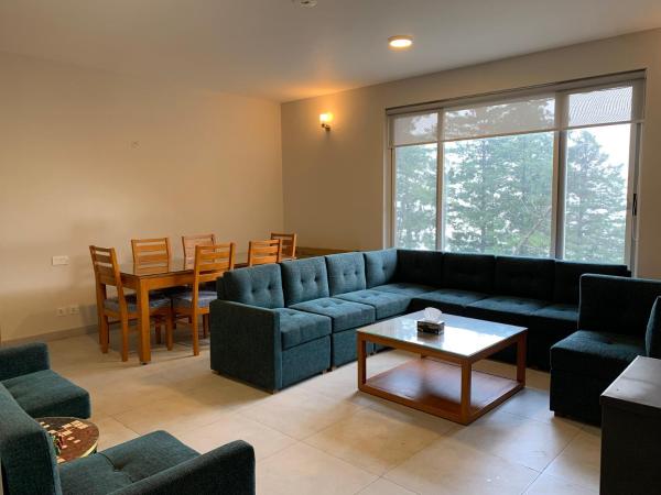 Billede 2: Pine Edge by T2R - Luxury 2BR Duplex Apartment Private Parking & Stunning Views in Khaira Gali near to Nathia Gali & Muree