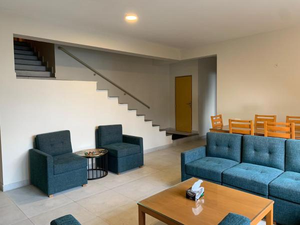 Billede 8: Pine Edge by T2R - Luxury 2BR Duplex Apartment Private Parking & Stunning Views in Khaira Gali near to Nathia Gali & Muree