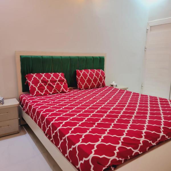 A la foto es mostra l'objecte Deluxe Inn Guest House situat a la ciutat de Karachi.