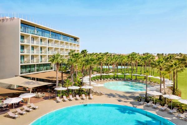 På billedet ses objektet Algarve Marriott Salgados Golf Resort & Spa beliggende i byen Albufeira.