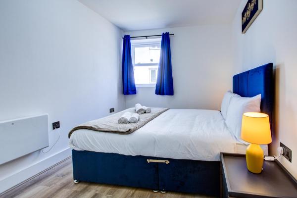 3 Bed Flat in Stratford Sleeps 8 - Flat 1, London