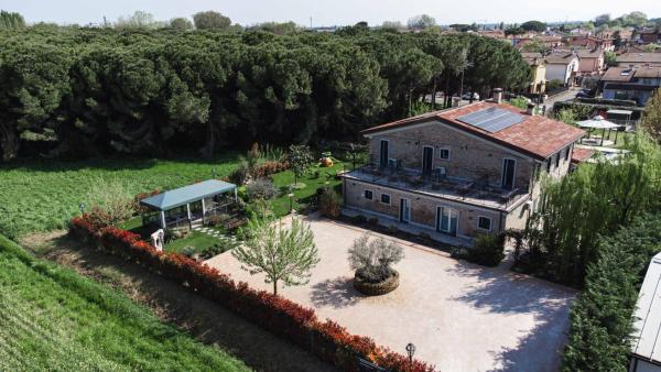 A la foto es mostra l'objecte La Pineta del Borgo situat a la ciutat de Ravenna.
