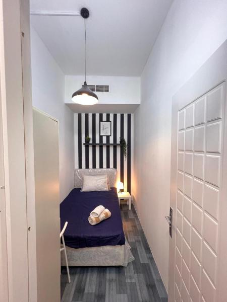 A la foto es mostra l'objecte Eden Retreat Partition room For Couple In Barsha Heights situat a la ciutat de Dubai.