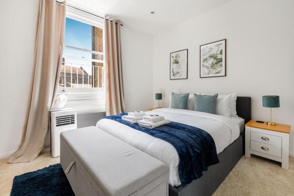 New! Elegant 3BR Flat by Hyde Park, 5 Mins to Tube, London