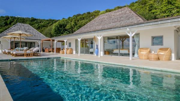 写真にはGrande Saline市にあるContemporary Warm Villa with Tropical Settingが写っています。