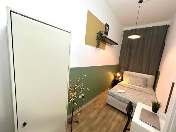 A la foto es mostra l'objecte Passion Nest Room in Barsha Heights Tecom situat a la ciutat de Dubai.