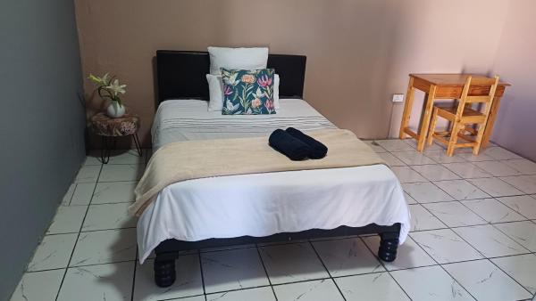 照片显示了位于Grahamstown市的Temp Student Accomodation物件。