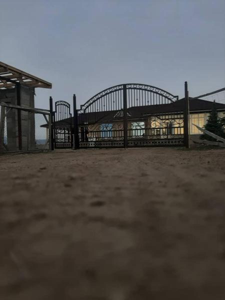 Στη φωτογραφία φαίνεται το αντικείμενο Кара суу που βρίσκεται στην πόλη Akchiy.