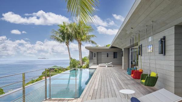 Na zdjęciu widoczny jest obiekt Ocean Breeze Villa With Private Pool położony w mieście Gustavia.