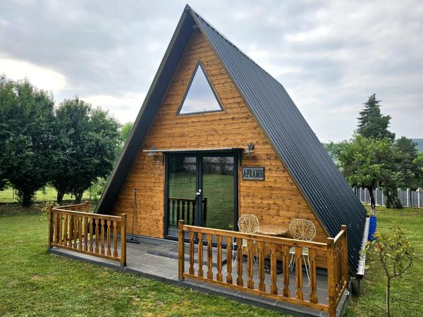 Na fotografii je vidět objekt Villa India A-Frame nacházející se ve městě Pushevo.