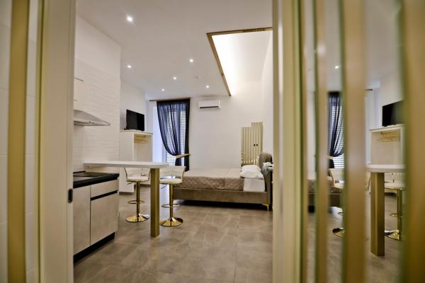 Na fotografii je vidět objekt Dante Luxury Rooms nacházející se ve městě Neapol.