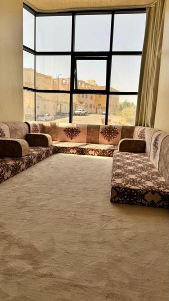 A la foto es mostra l'objecte فيلا أنيقه بواجهه زجاجية ومجلس كبير situat a la ciutat de Taïf.