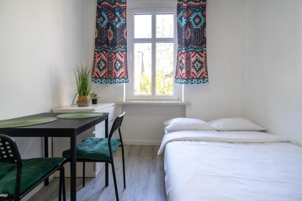 A la foto es mostra l'objecte Silesian Charm Kozielska Studios by BookingHost situat a la ciutat de Katowice.