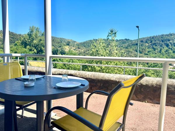 A la foto es mostra l'objecte La Vallée Appartement 30 - Thermes Neyras les Bains situat a la ciutat de Meyras.
