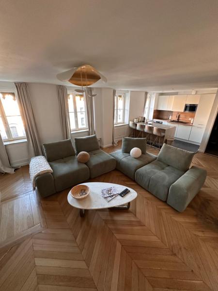 Casa Saudade, Лион
