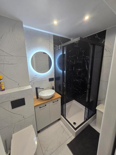 Nella foto è visibile l'oggetto Apartament Centrum 2-pokojowy Klimatyzacja nr 7 situato nella città di Radom.