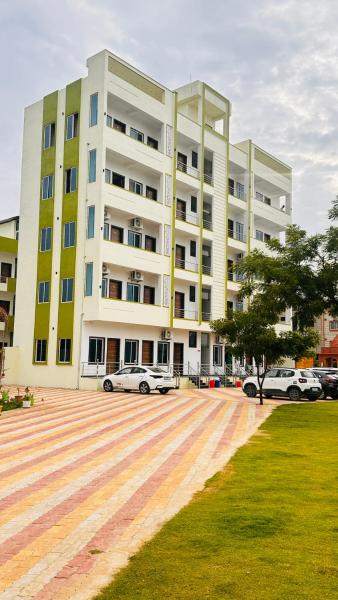 Nella foto è visibile l'oggetto Shyam resort situato nella città di Goriān.