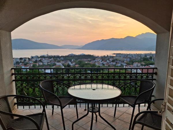 På billedet ses objektet Sea view double room beliggende i byen Peani.