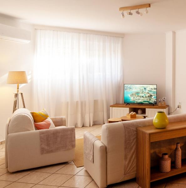 A la foto es mostra l'objecte Manolia house near beach situat a la ciutat de Metókhi.