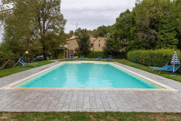 På billedet ses objektet Romantic cozy house 15 min Arezzo piscina&bosco beliggende i byen Falciano.