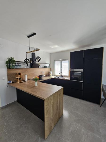 Na zdjęciu widoczny jest obiekt Apartman Ivan położony w mieście Kruševo.