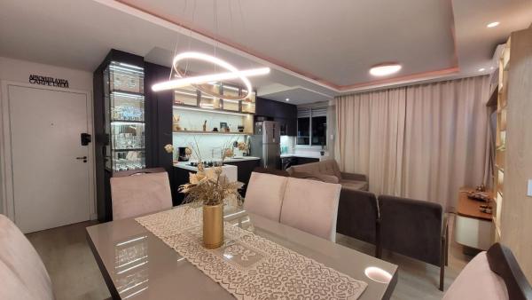 På billedet ses objektet Lindo apartamento centro de Floripa beliggende i byen Florianópolis.