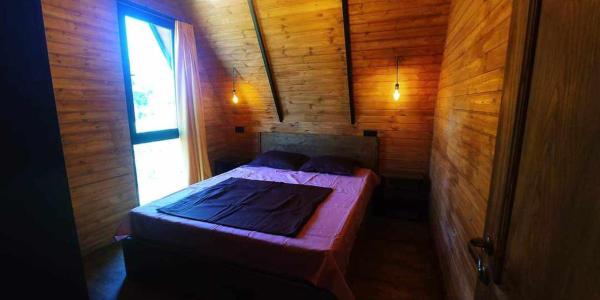 Op de foto is het object Cottage In Forest te zien, gelegen in de stad Mtscheta.