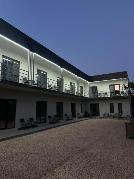 Na zdjęciu widoczny jest obiekt Rifugio Blu położony w mieście Costinesti.