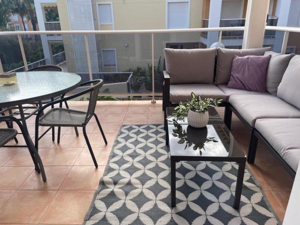 Na fotografii je vidět objekt Sea-Breeze Apartment with Pool & Parking nacházející se ve městě Cullera.