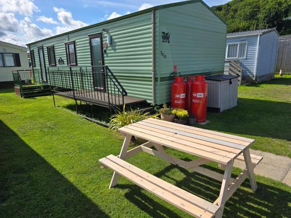 照片显示了位于Aberystwyth市的Beautiful 2 bedroomed mobile home物件。