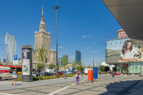Beautiful Apartment with Balcony in Heart of Warsaw by Noclegi Renters, Warschau