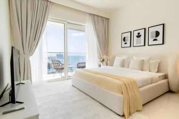 Photo 4 : 2BD designed by Elie Saab with Private Beach Sea View by EE Holiday Homes