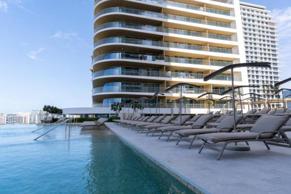 Photo 8 : 2BD designed by Elie Saab with Private Beach Sea View by EE Holiday Homes
