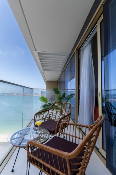 Photo 6 : 2BD designed by Elie Saab with Private Beach Sea View by EE Holiday Homes
