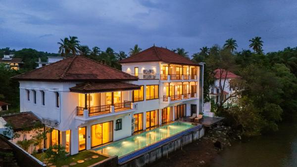 En la foto se muestra el objeto Villa Fleuve 6-BHK Riverfront Hideaway With Infinity Pool & Bathtub ubicado en la ciudad de Nerul.