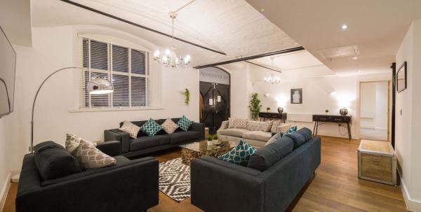 Liverpool Gem, Spacious 2BR Apt, Sleeps 8, Liverpool